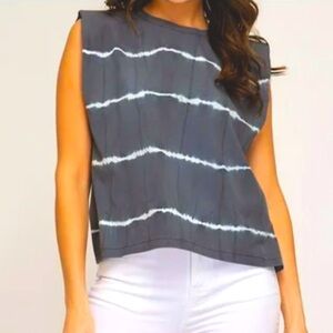 She + Sky Shibori dye top w shoulder pads